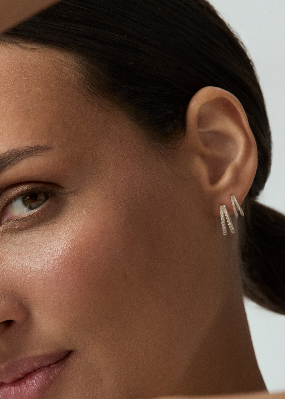 Single Signature Small Lab-Grown Diamond Duo Huggie Hoop Earring