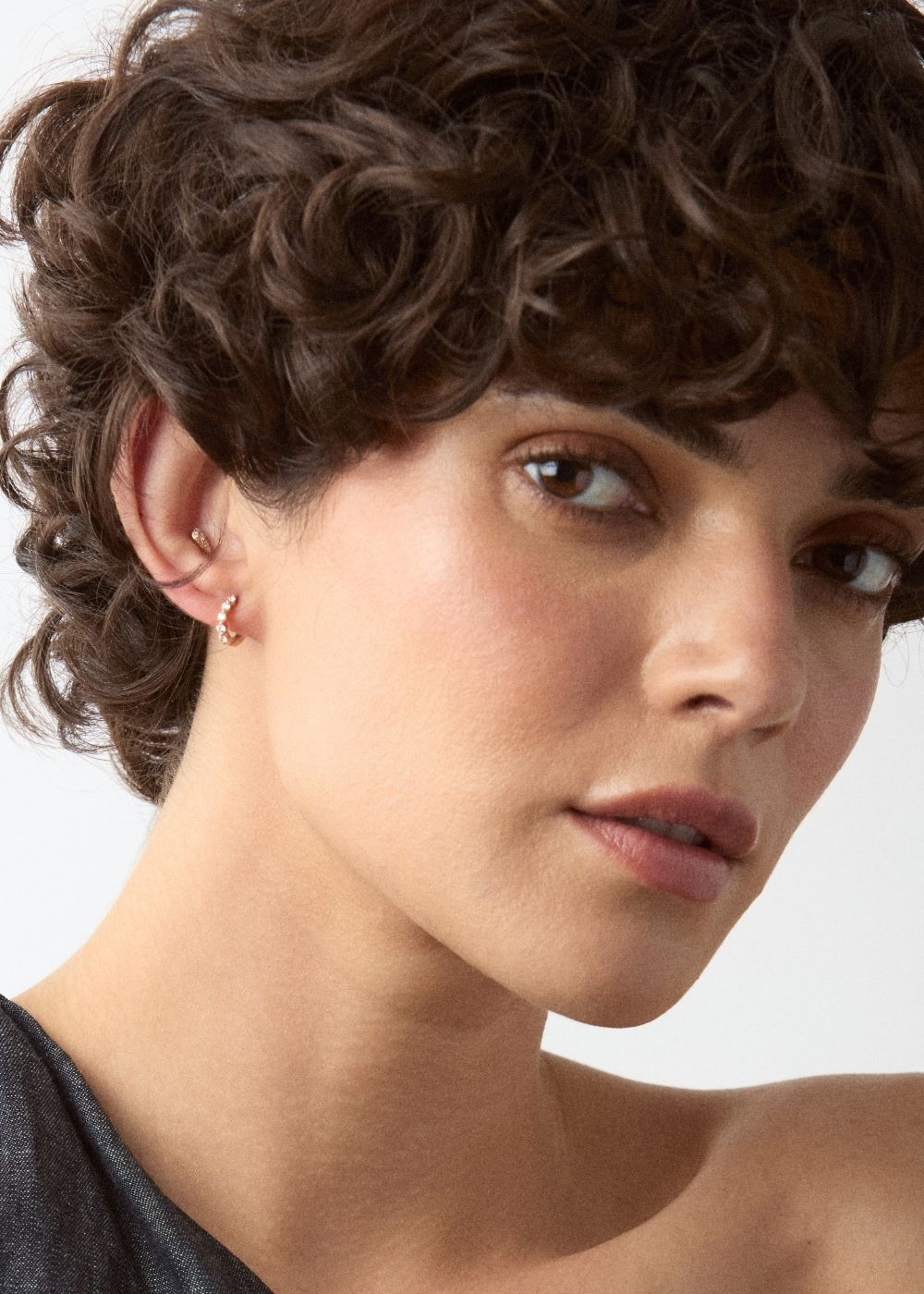 Shuga Mini Lab-Grown Diamond Huggie Hoop Earrings