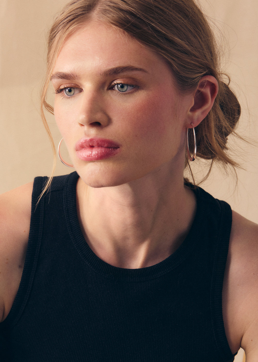 Signature Medium Tapering Click Hoop Earrings