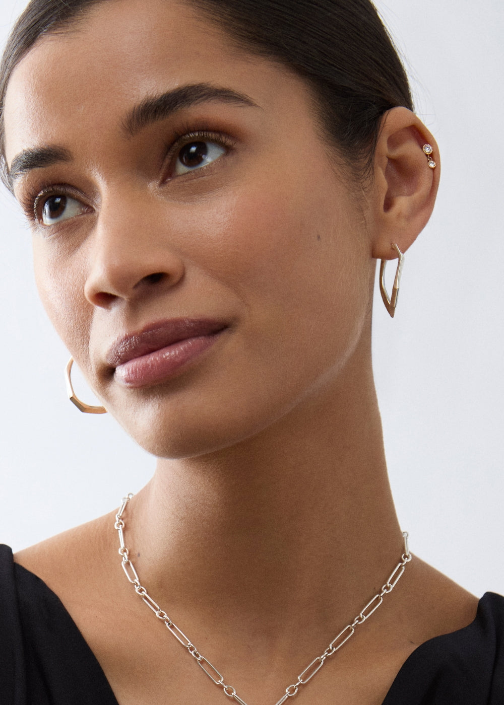 Thalassa Medium Hoop Earrings
