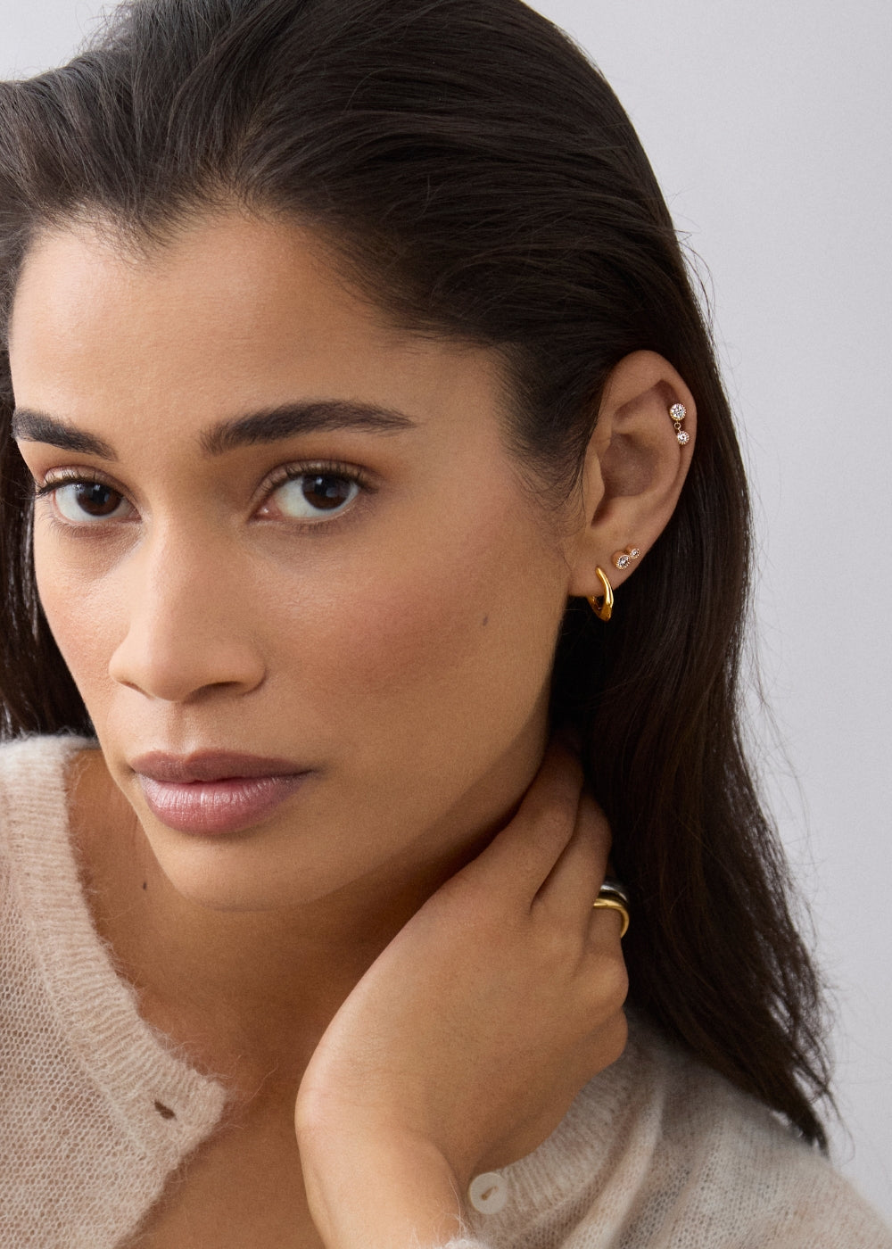 Thalassa Small & Chunky Huggie Hoop Earrings