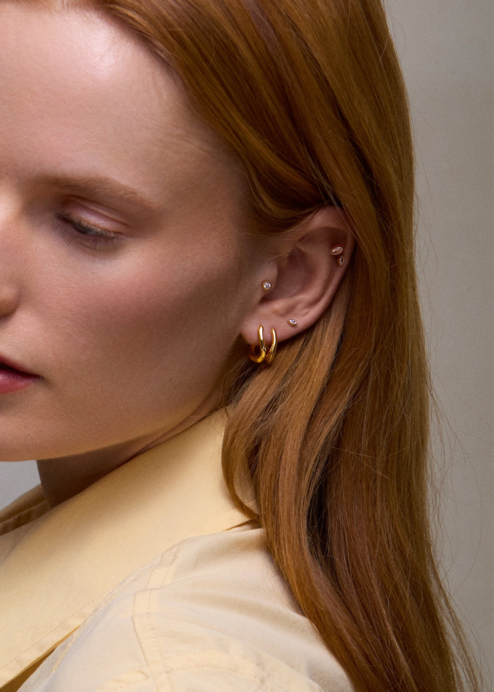 Thalassa Small & Chunky Huggie Hoop Earrings